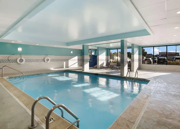 Hampton 3*
